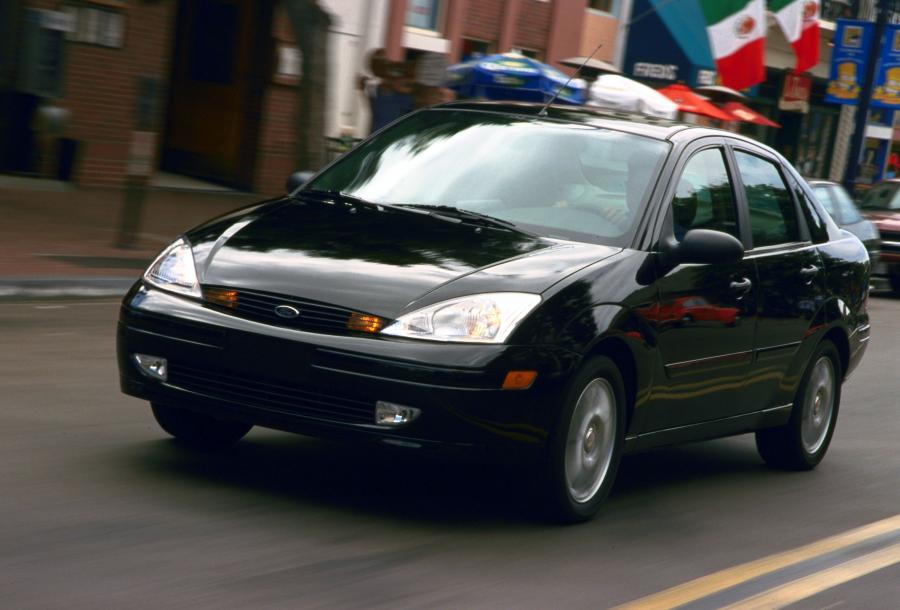  Ford Focus Saloon 1999 года  (фото 33 из 53)